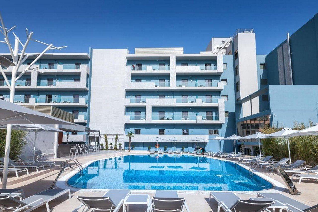Blue Lagoon Hotel 4*